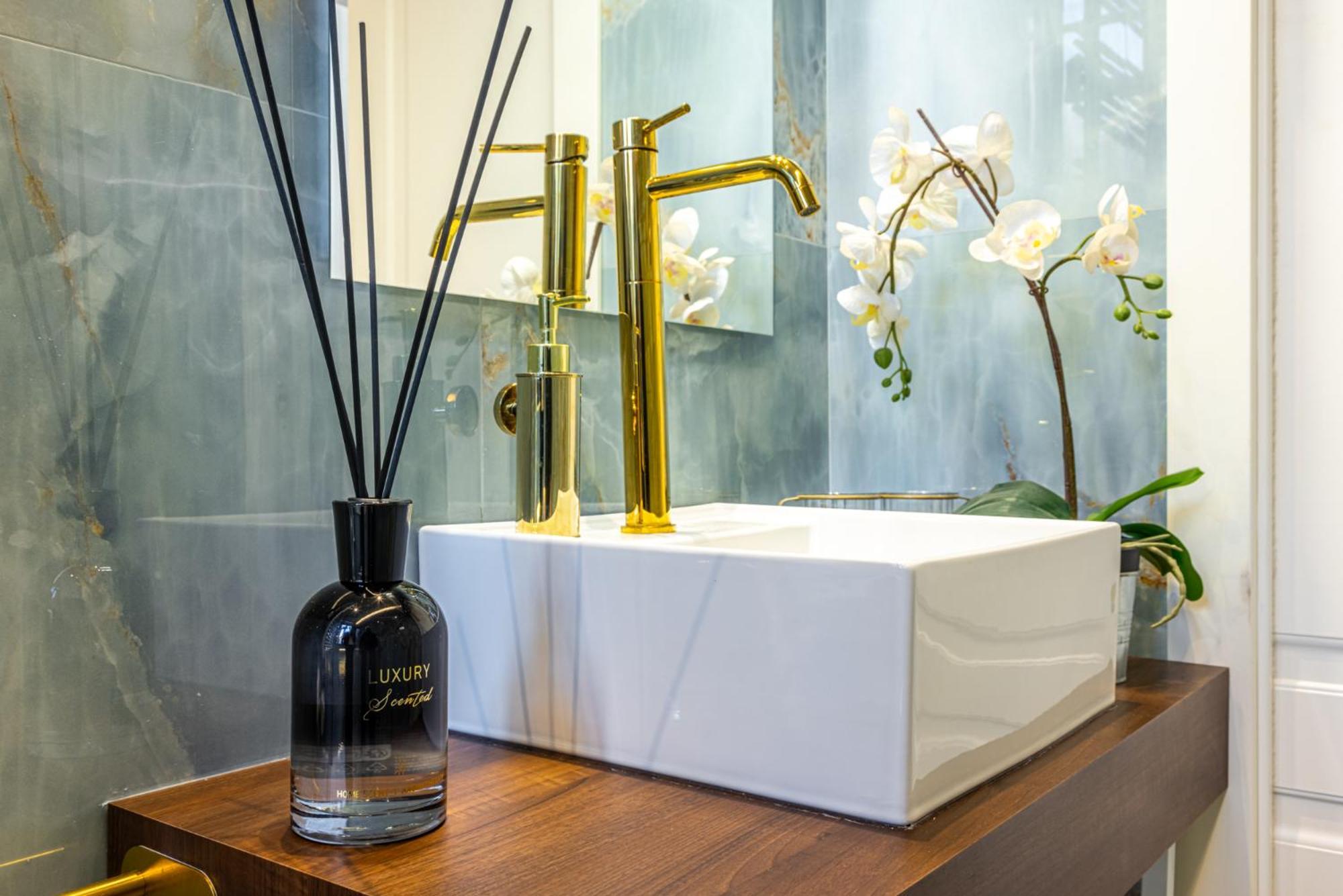 Station, Luxury & Modern With Comfort! Appartamento *