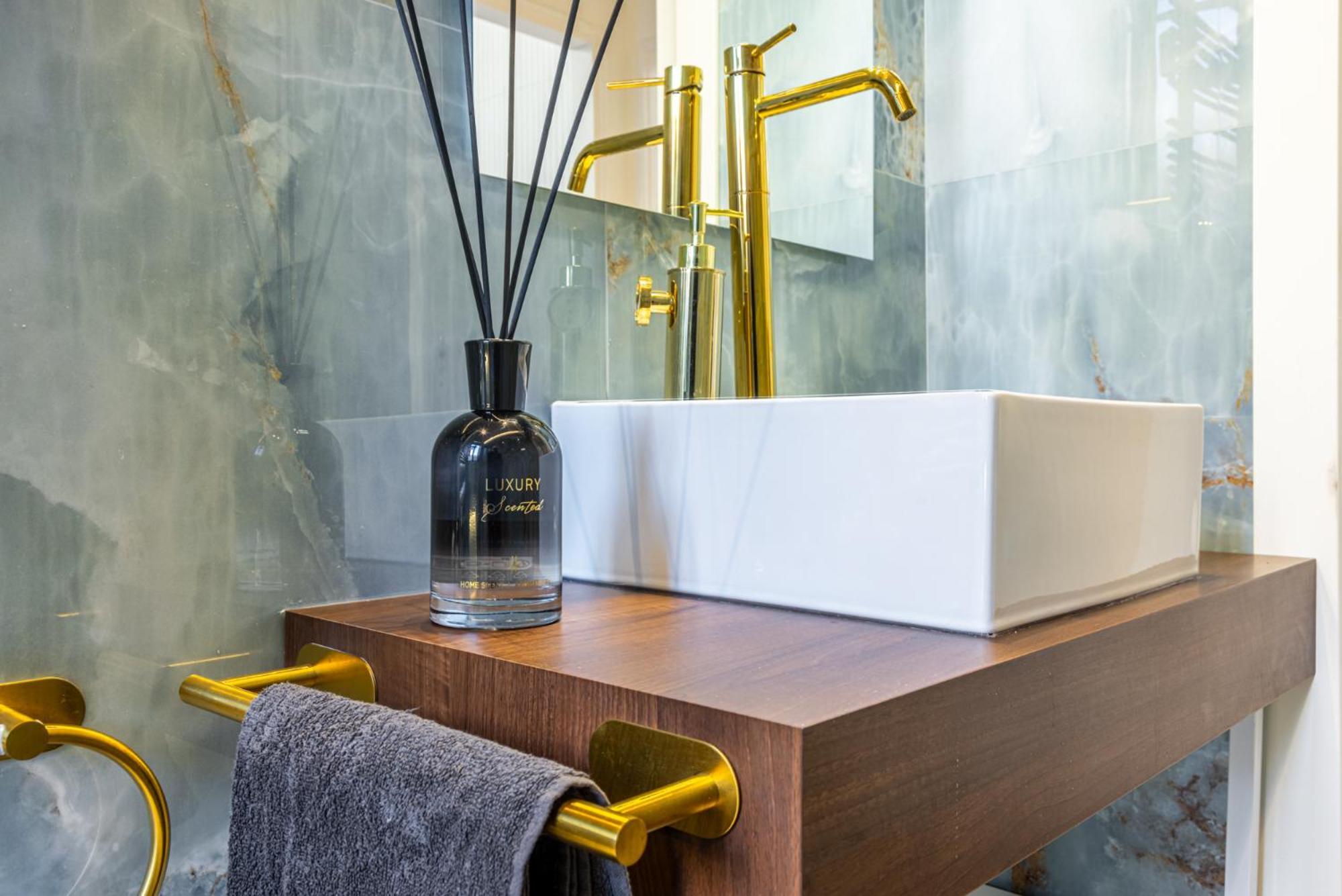 Appartamento Station, Luxury & Modern With Comfort! *